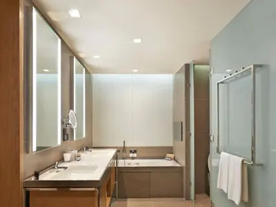 Andaz Delhi Hotel Bathroom Photo