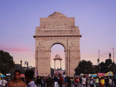 Photo of the daily gathering at India Gate in New Delhi.
